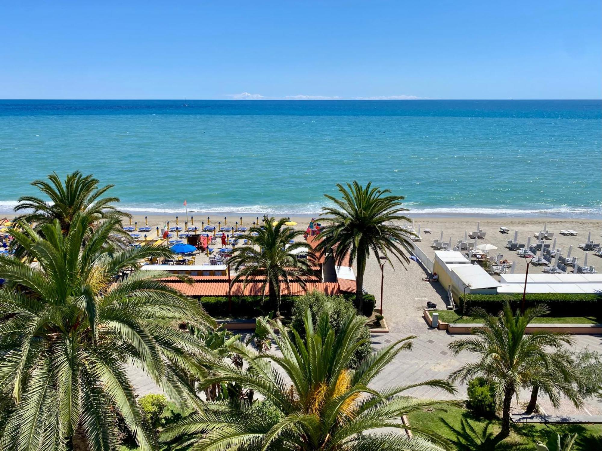 Hotel Gambone Finale Ligure Exteriör bild