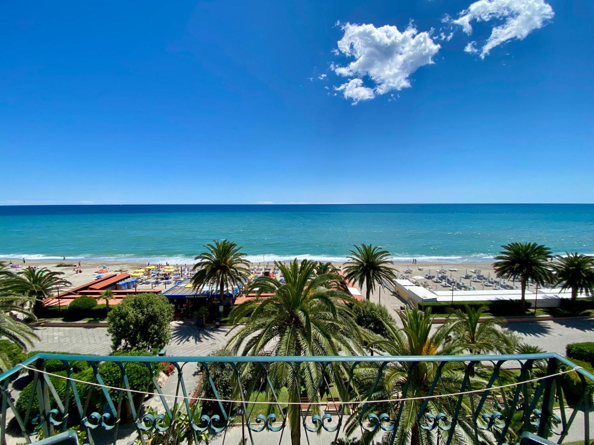 Hotel Gambone Finale Ligure Exteriör bild