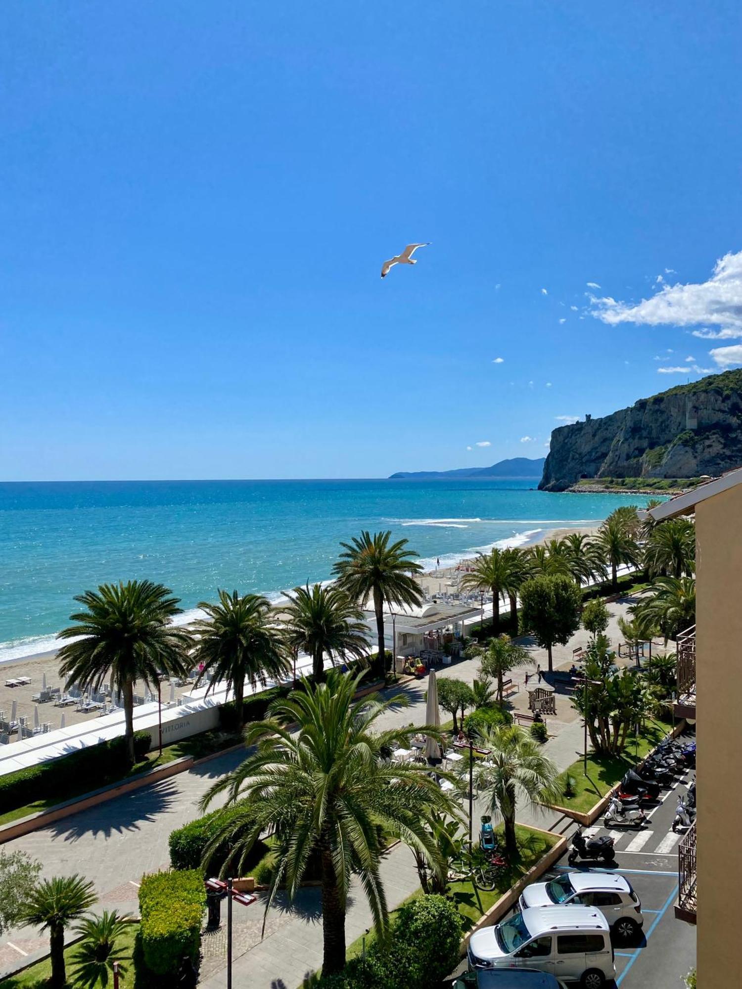 Hotel Gambone Finale Ligure Exteriör bild