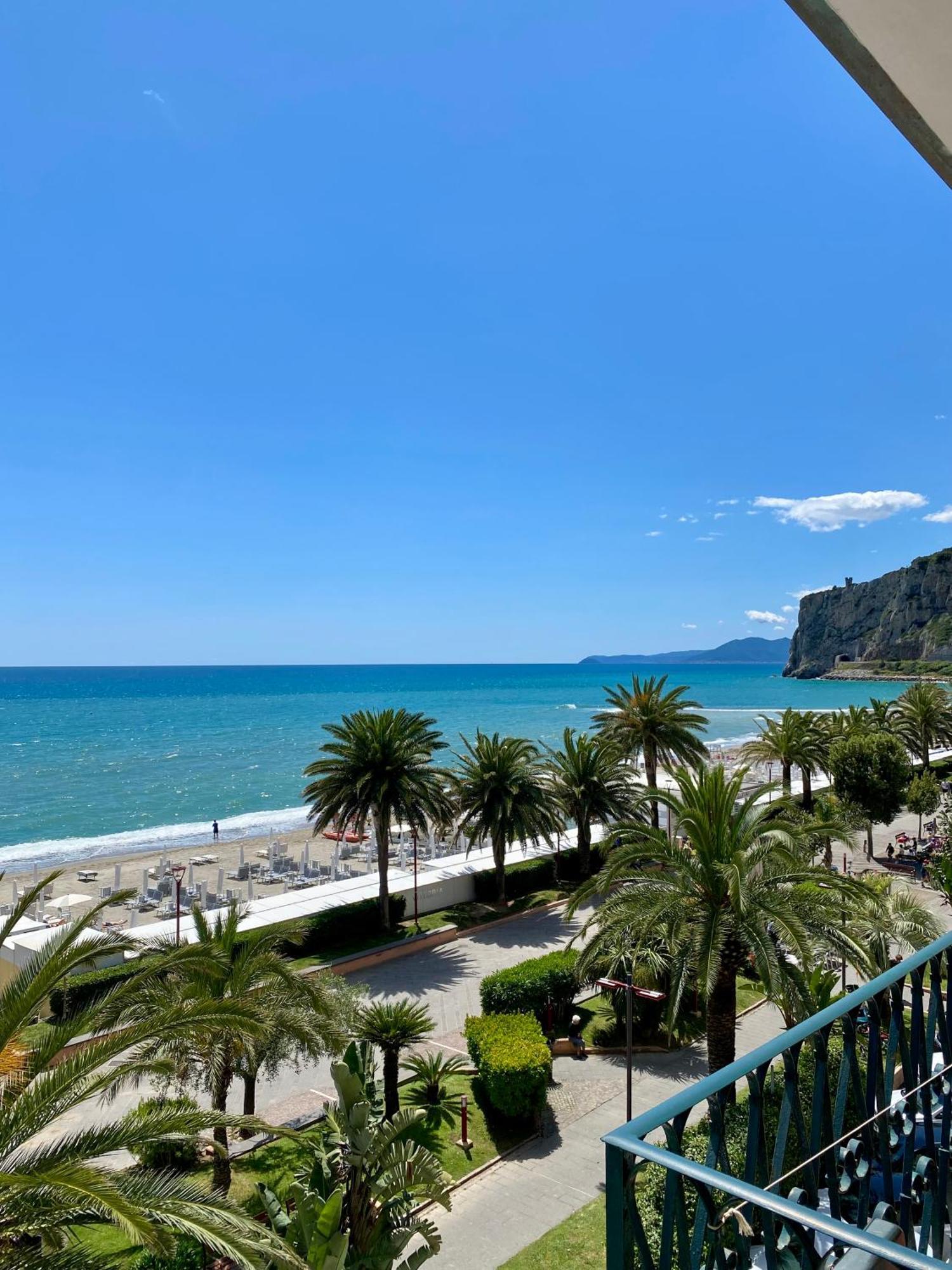 Hotel Gambone Finale Ligure Exteriör bild