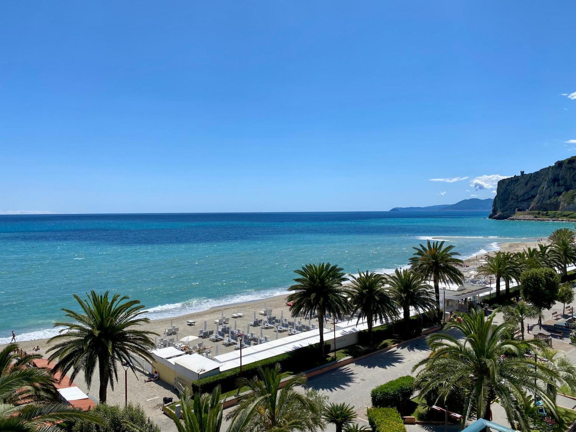 Hotel Gambone Finale Ligure Exteriör bild