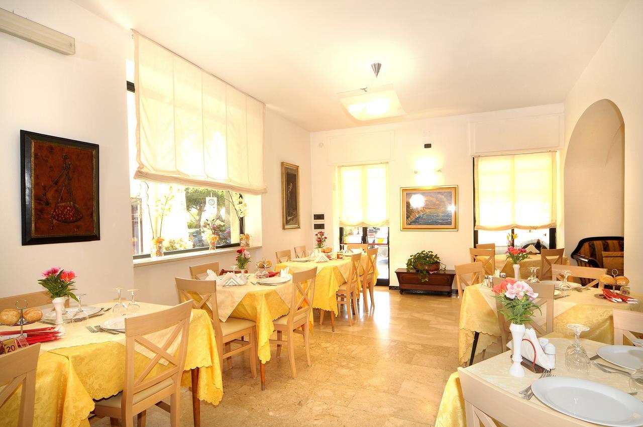 Hotel Gambone Finale Ligure Exteriör bild
